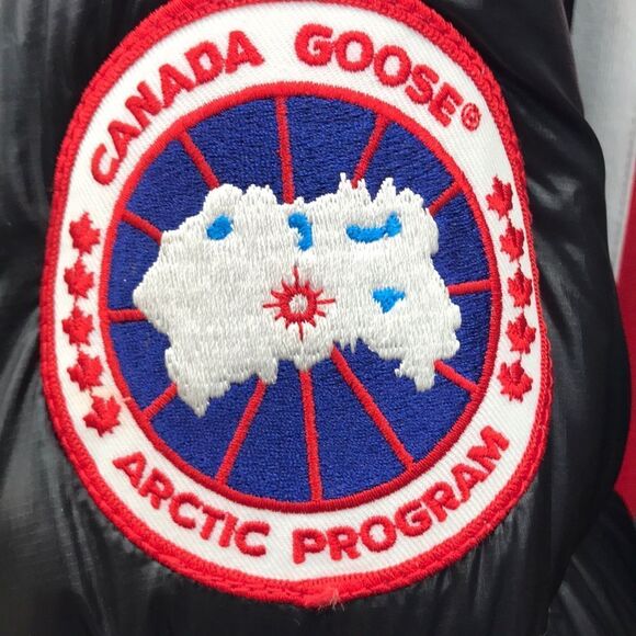 Canada Goose Black Puffer Jacket - Picture 5 of 15